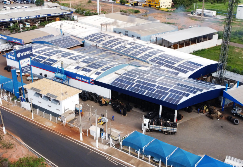 Saiba o que acontece com empresas que investem em Energia Solar.
